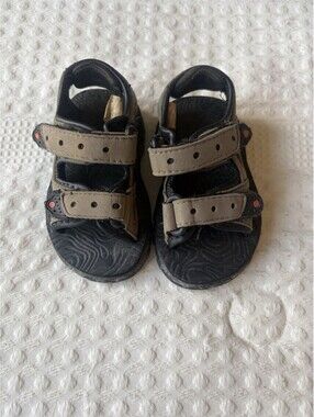 Baby Connection Brown Toddler Sandals Size 5 Hiking